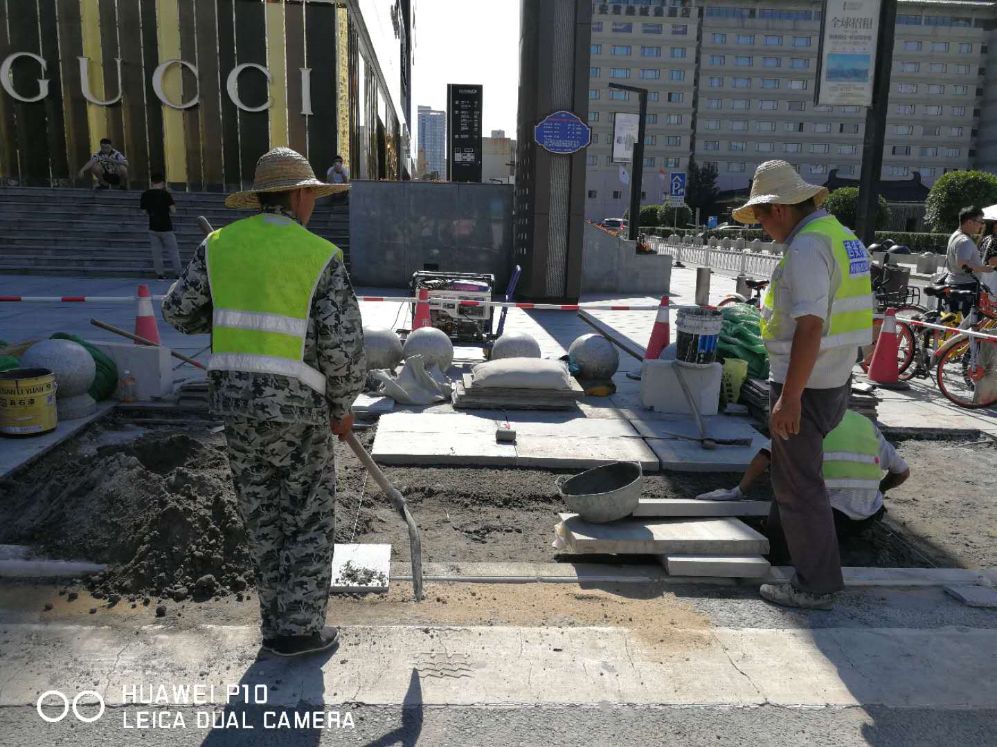 南门外增设无障碍坡道